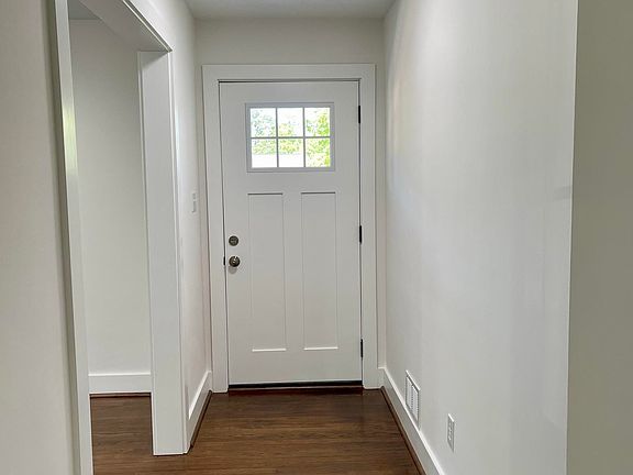 4th image of 537 Barnwell Rd