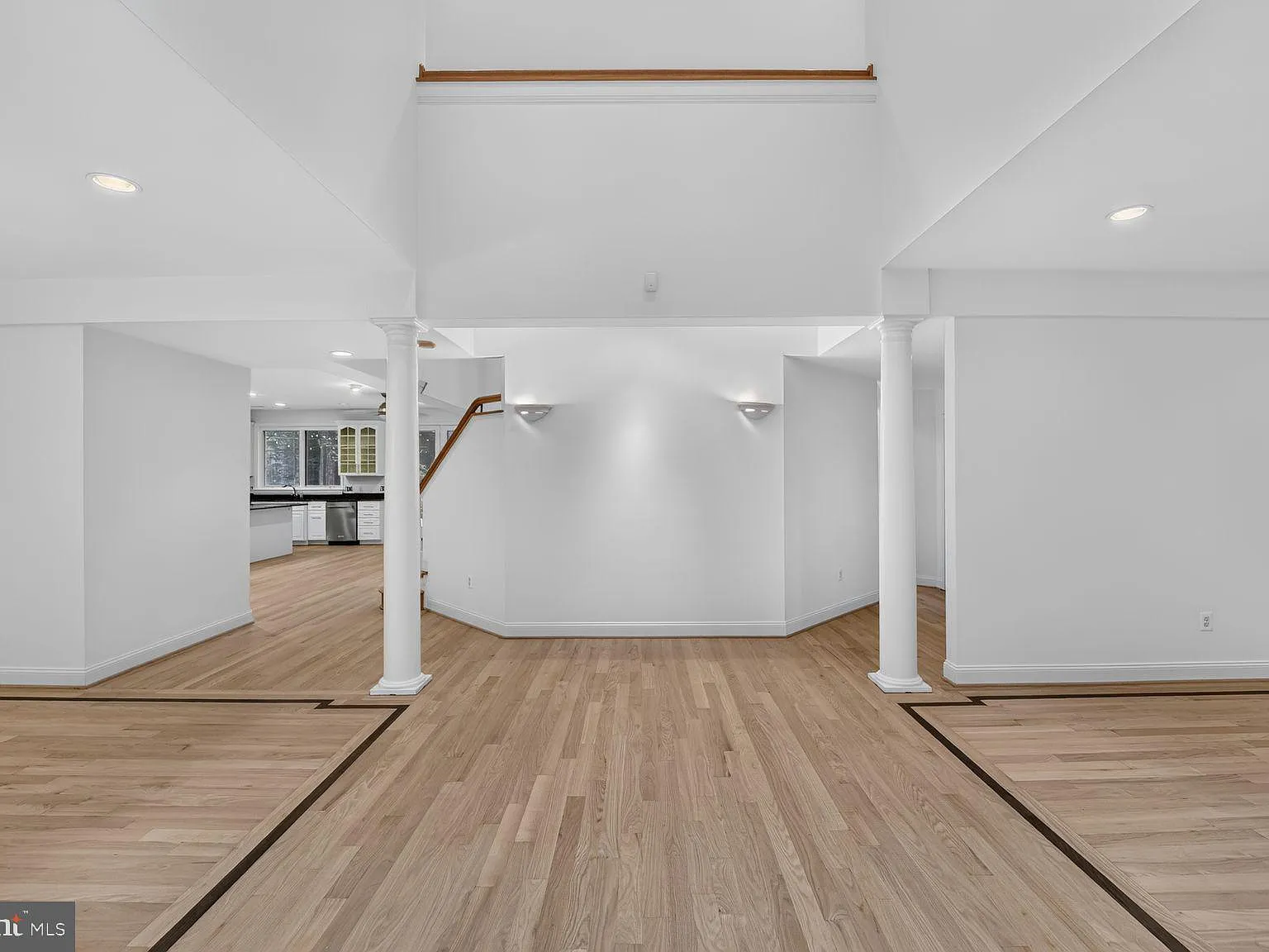 8 bed, 6.5 bath, 7626 sqft, $13,000 — Photo 4
