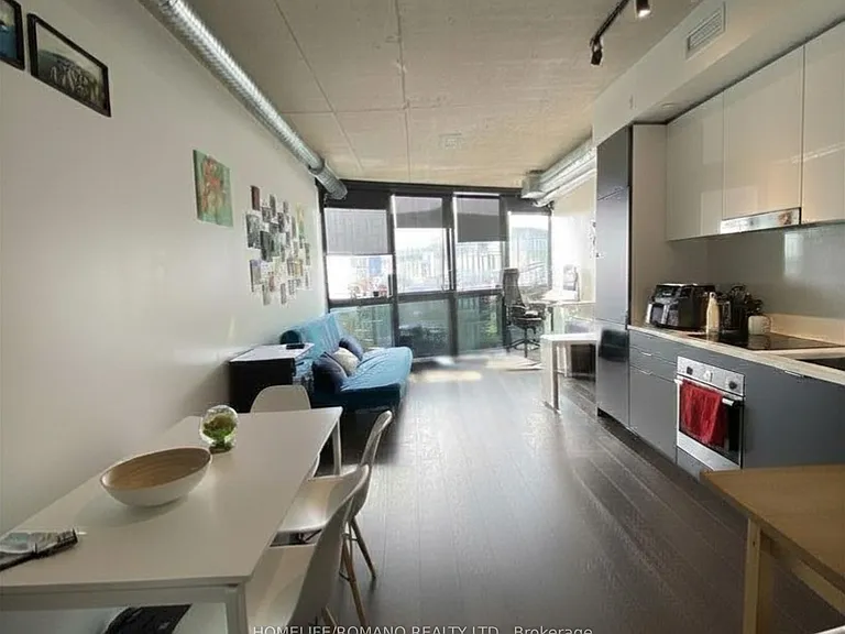 21 Lawren Harris Sq #1113 — Photo 2