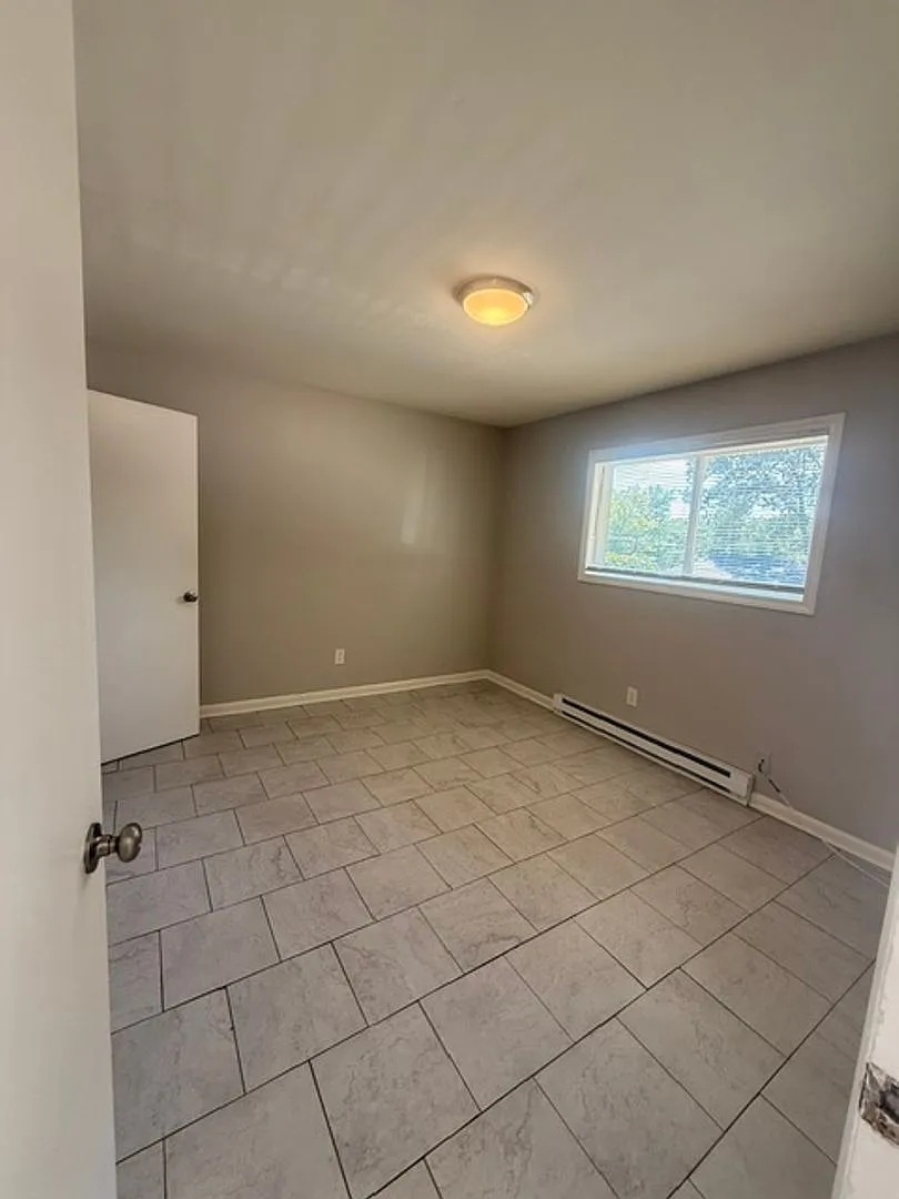 Greenbriar Apartments — Photo 2