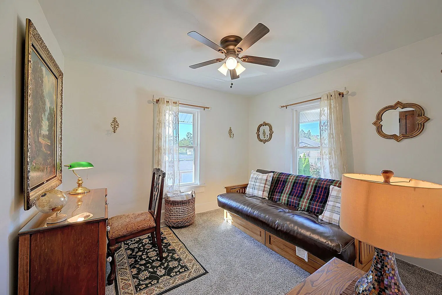 3 bed, 1.0 bath, 1291 sqft, $2,856 — Photo 4