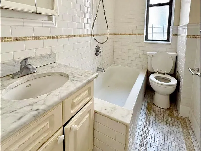 204 W 108th St #41 — Photo 5