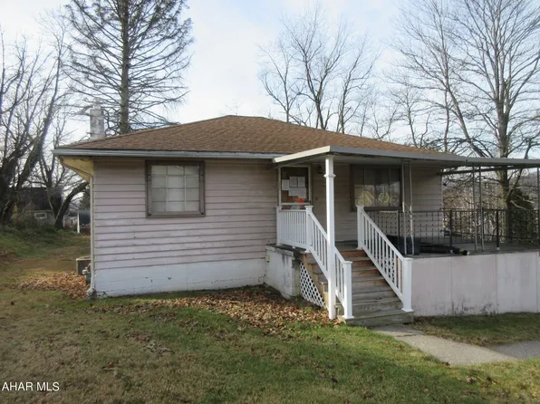 555 51st St, Altoona, PA 16602