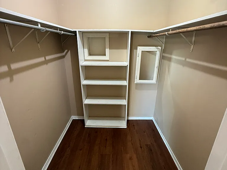2624 W C St — Photo 11