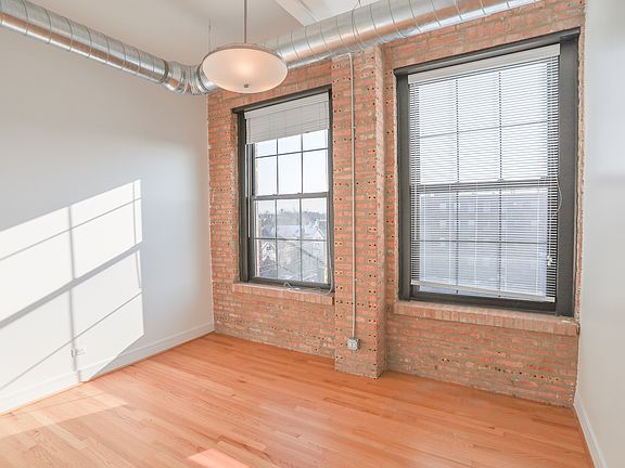 5th image of 4801 N Ravenswood Ave #404