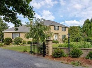 34 Highland St, Holliston, MA 01746