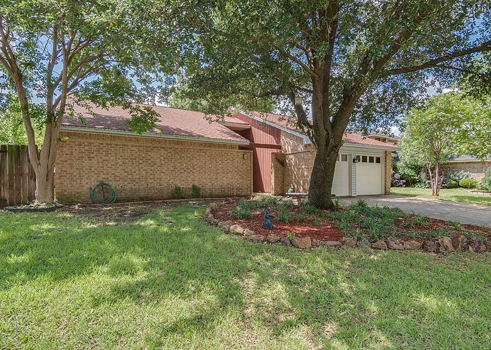 1st image of 2653 Danberry Ln