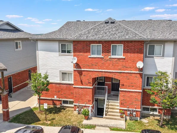 241 Ferndale Dr S #37, Barrie, ON L4N 0T6