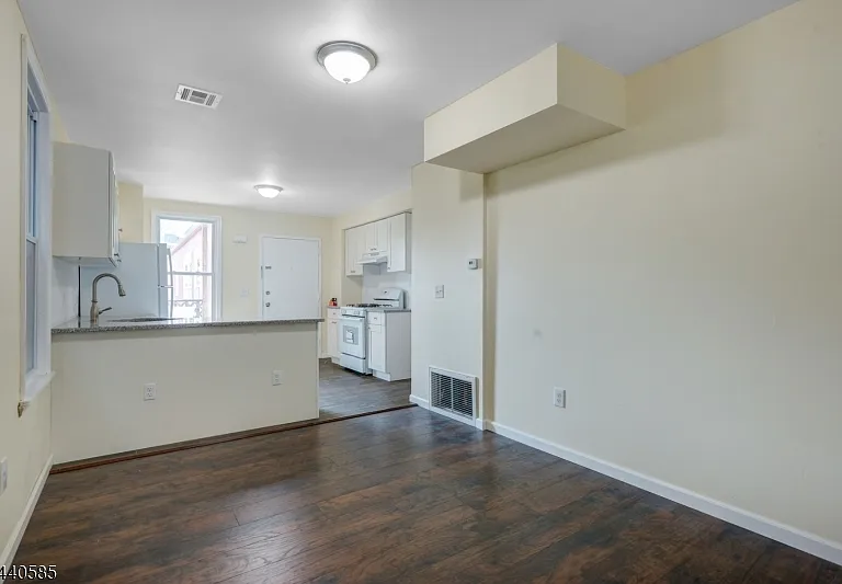 83-85 Summit Ave #3A — Photo 7