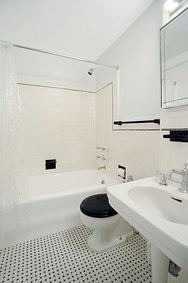 3rd image of 319 E 50th St APT 9B