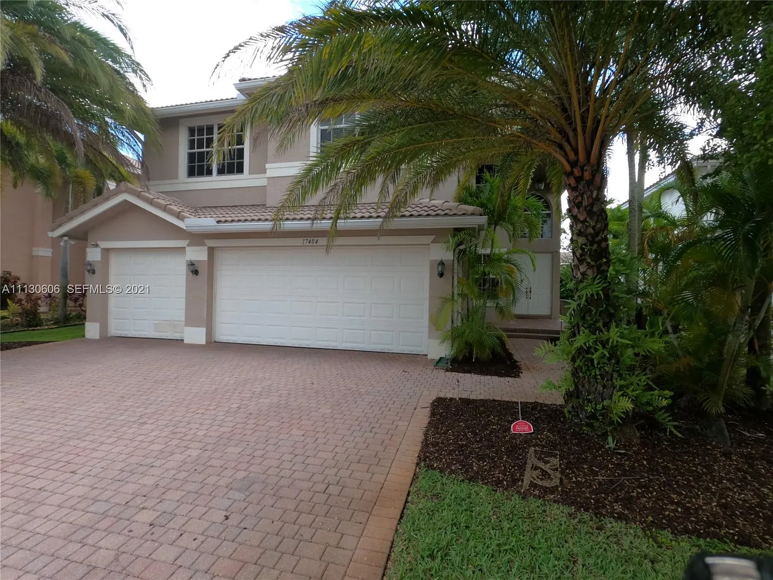 5 bed, 3595 sqft, $6,500 — Photo 3