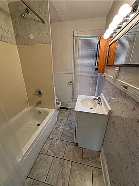 2 bed, 1000 sqft, $1,150 — Photo 3