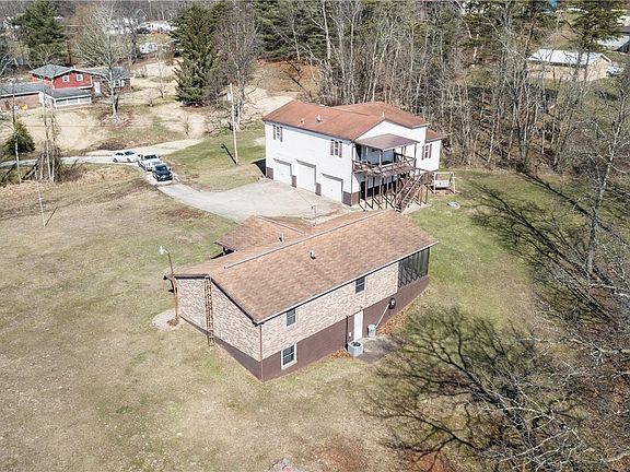 2nd image of 210 Elm Tree Dr