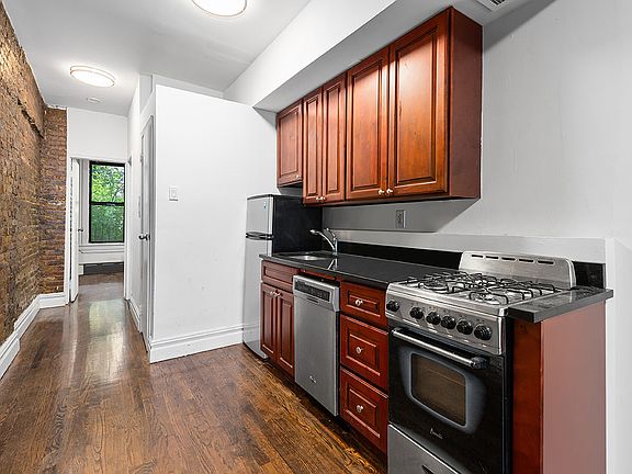 2nd image of 633 E 6th St APT 4W