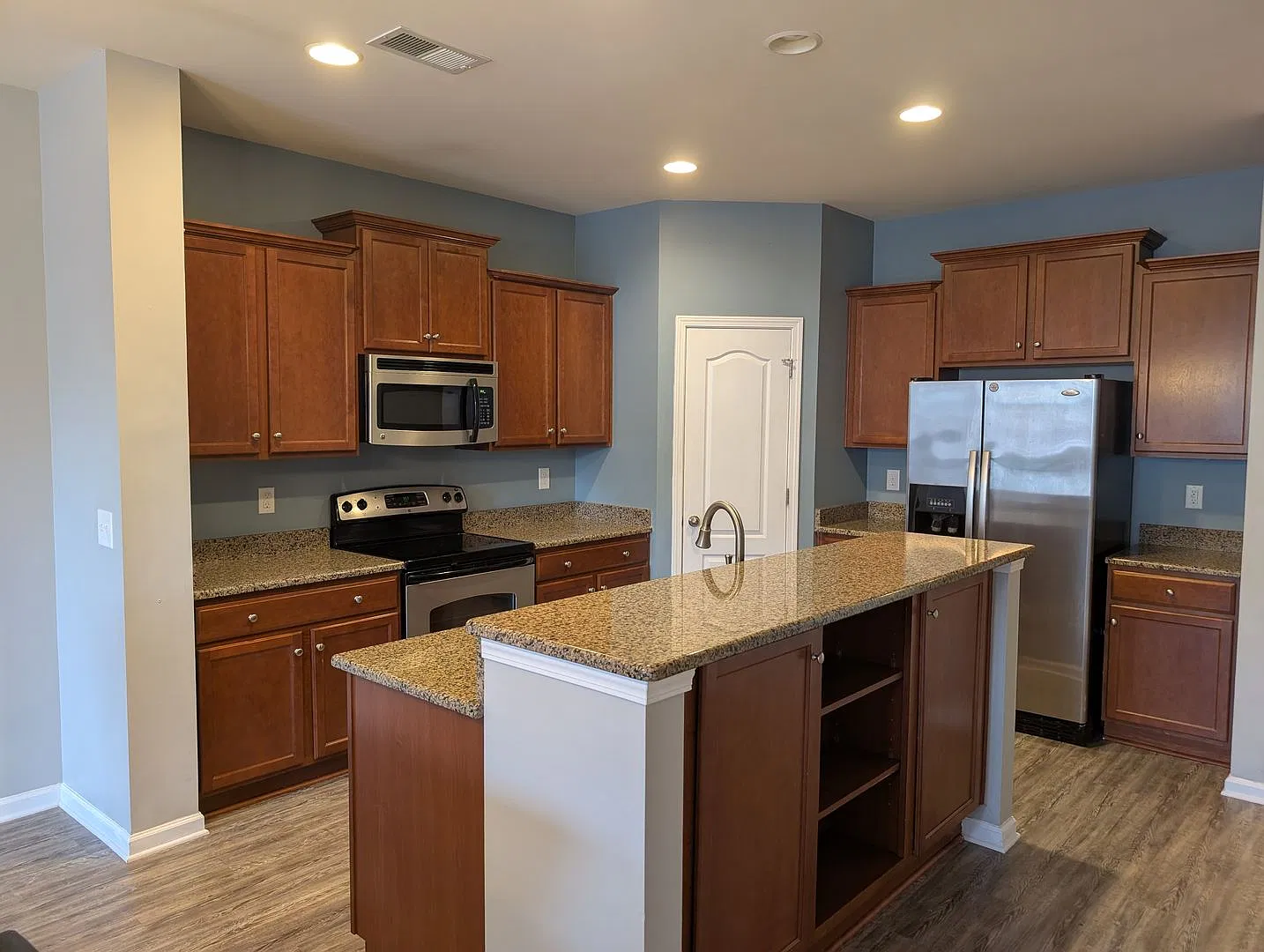 Mint Hill! 3 Bedroom! 100% Renovated! — Photo 4