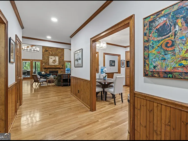 2090 N Jefferson St NE — Photo 5