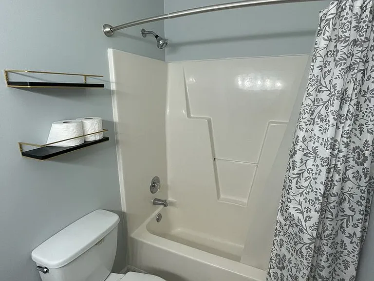 164 Glenwood Dr — Photo 10