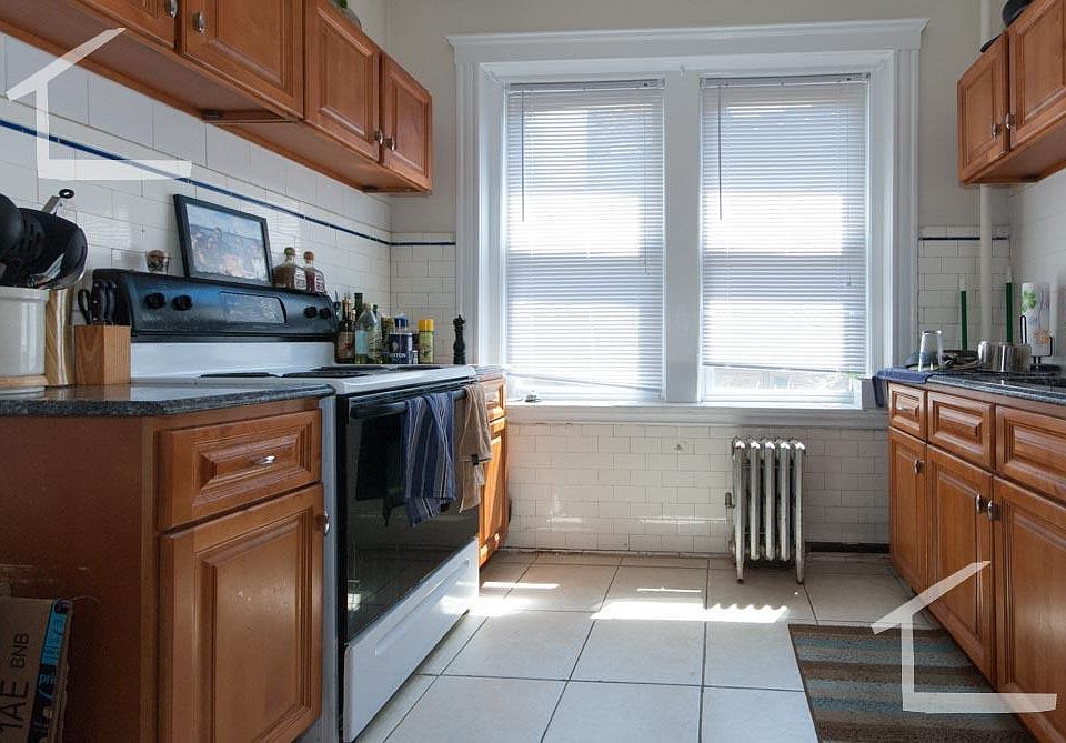 1st image of 19 James St #4