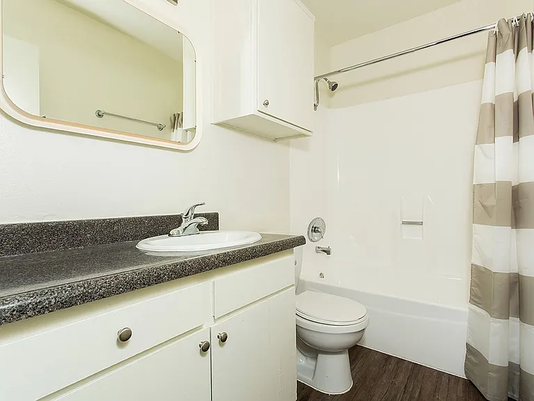 Westwood Villa — Photo 27