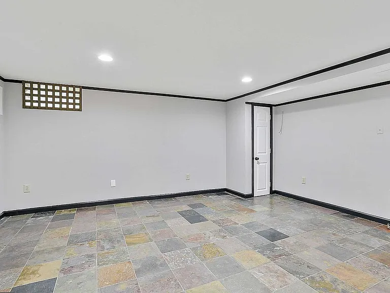 7008 Sherwood Rd #36 — Photo 33
