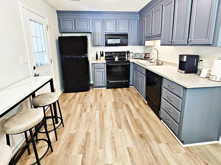 103 Grand Ave — Photo 3