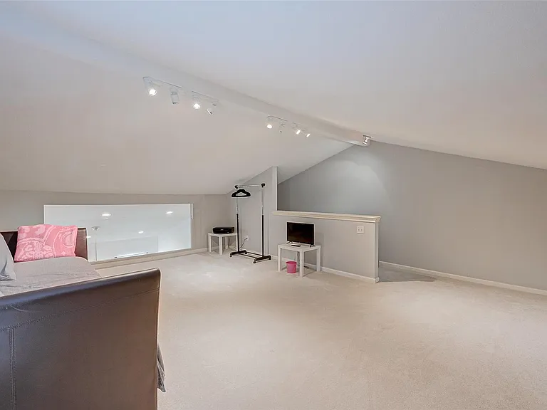 8077 El Mundo St #8077 — Photo 36
