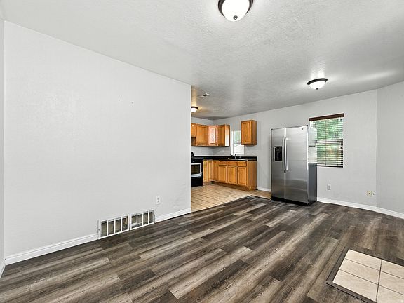 4th image of 1424 Jefferson Ave