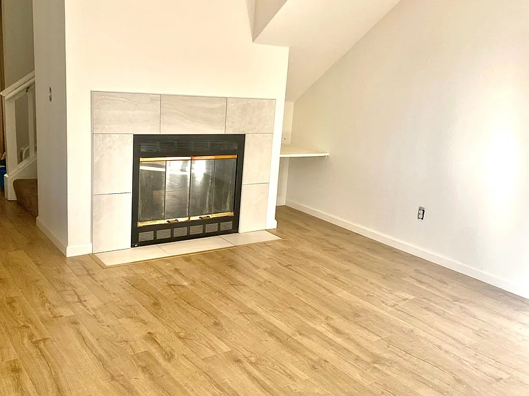 218 Bayside Ct — Photo 11