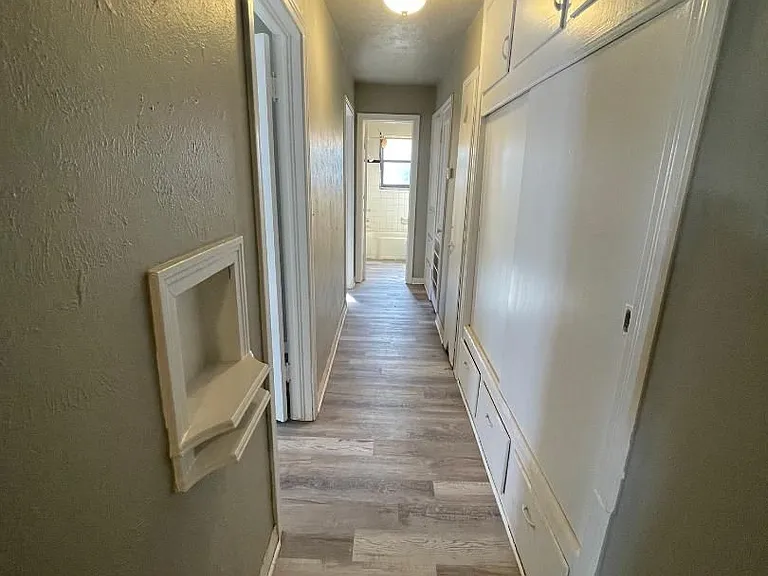 1008 E Arkansas St — Photo 8