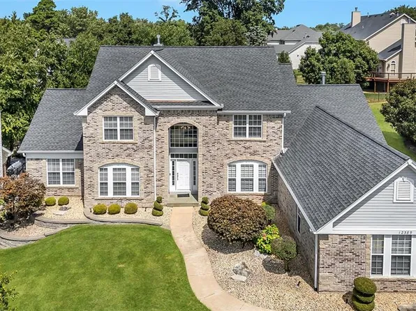 12389 Mulberry Tree Ct, Saint Louis, MO 63141