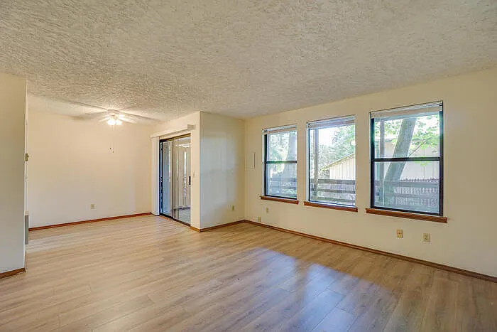 311 SE 5th Ave #311 — Photo 12