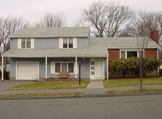 4 Summit View Dr, Swampscott, MA 01907