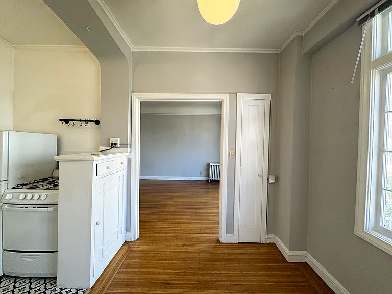 1755 Franklin St — Photo 16