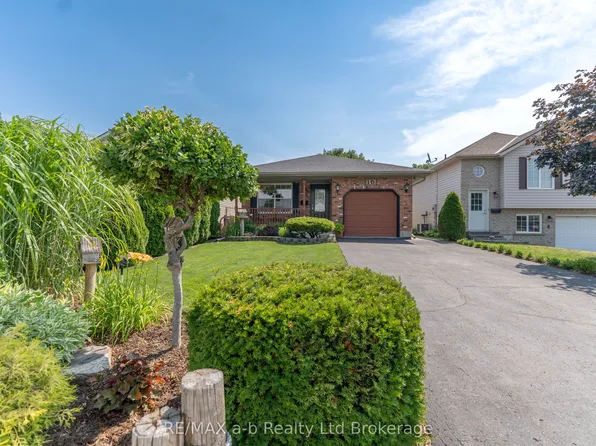 10 Peach St, Tillsonburg, ON N4G 5N8
