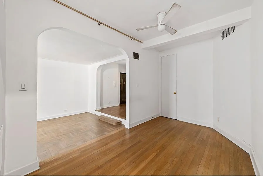 210 West 19th Street — Photo 4