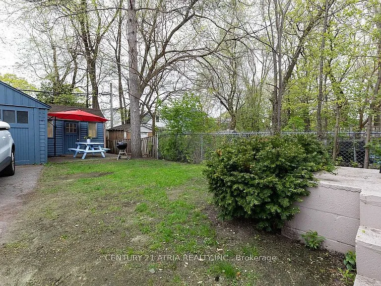 639 Mortimer Ave — Photo 10