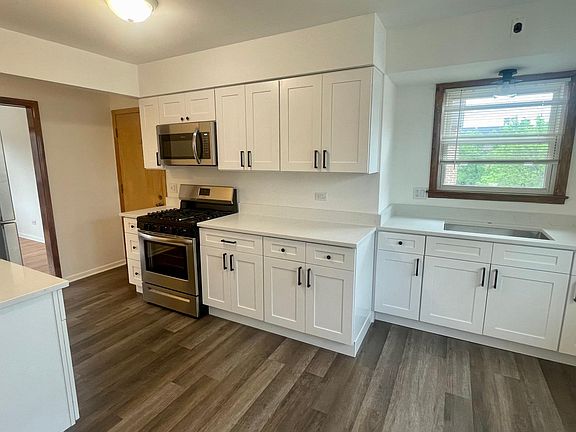 4th image of 6157 W Montrose Ave #3S