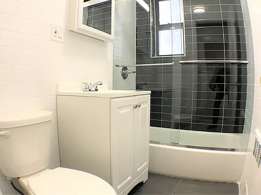 Rented by Lang Realty LLC | media 25