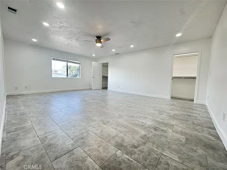 3233 E Cameron Ave — Photo 7