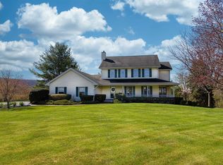 18 Cooper Rd, Poughquag, NY 12570