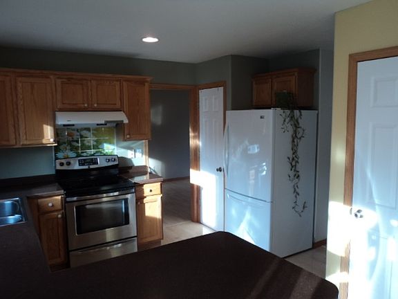 5th image of 1913 Robindale Dr #16