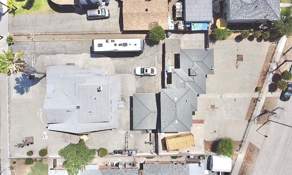 1st image of 2375 N San Antonio Ave