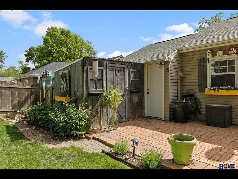 2945 S 42nd St — Photo 24