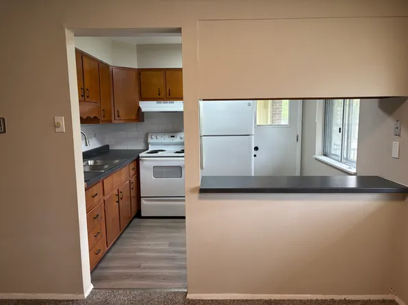 7497 Hazelcrest Dr APT F, Hazelwood, MO 63042