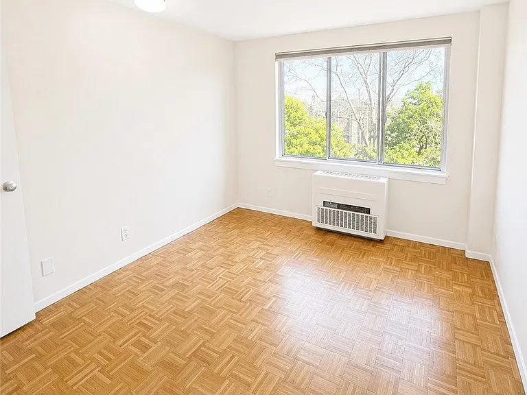 1000 East Ave #507 — Photo 16