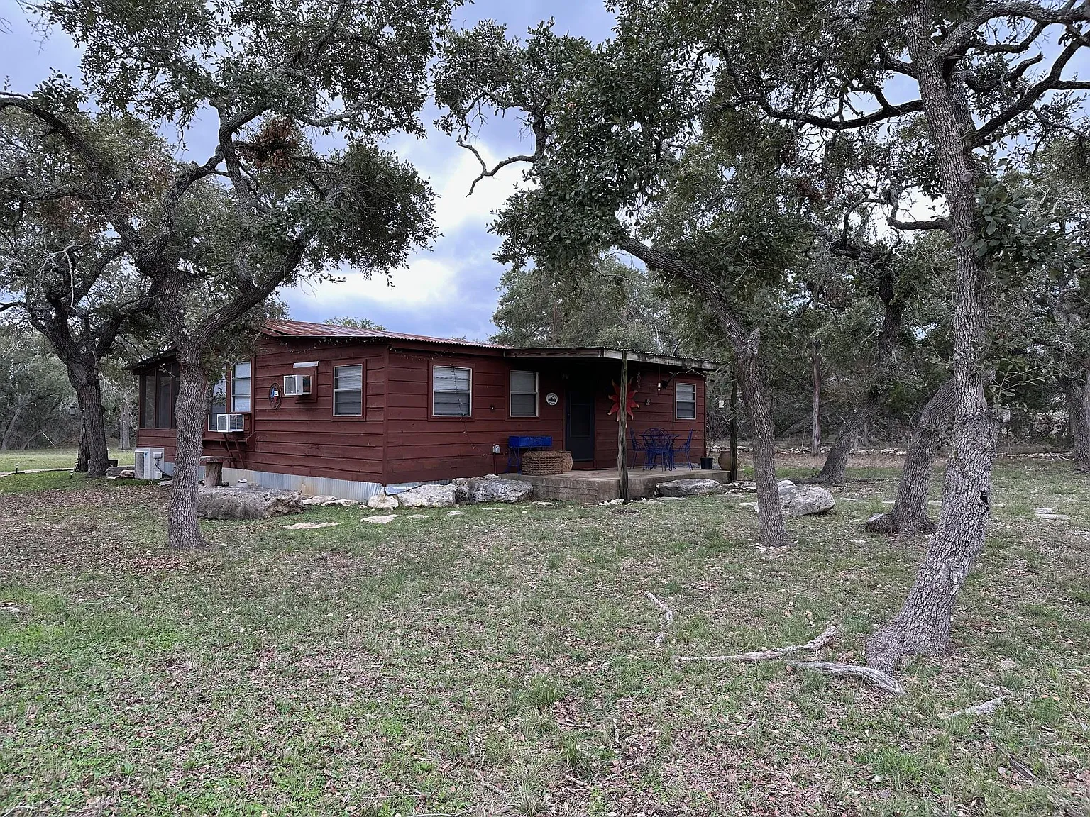 2 bed, 1.0 bath, 1021 sqft, $1,975 — Photo 2