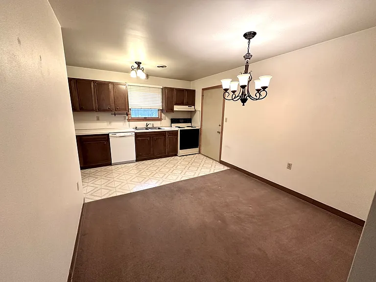 9215 Olde Scotland Rd — Photo 6