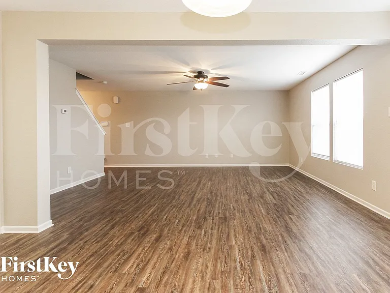 8715 Hosta Way — Photo 2