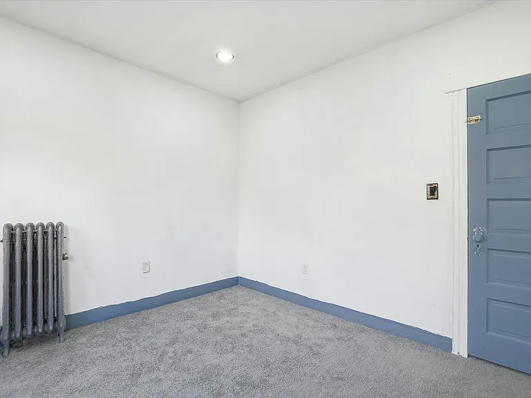 940 Monroe Ave — Photo 11