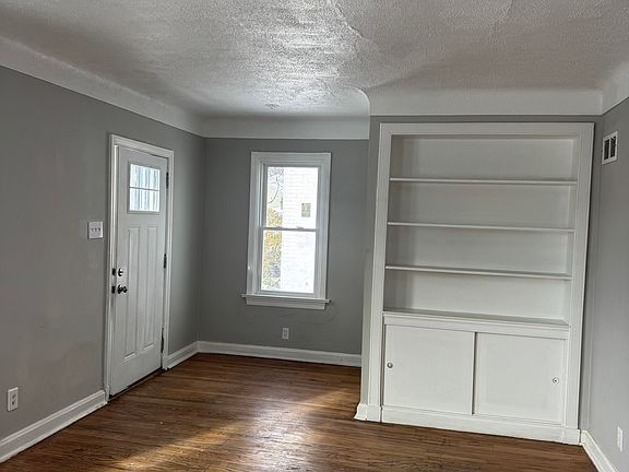 4th image of 6925 Florian Ave